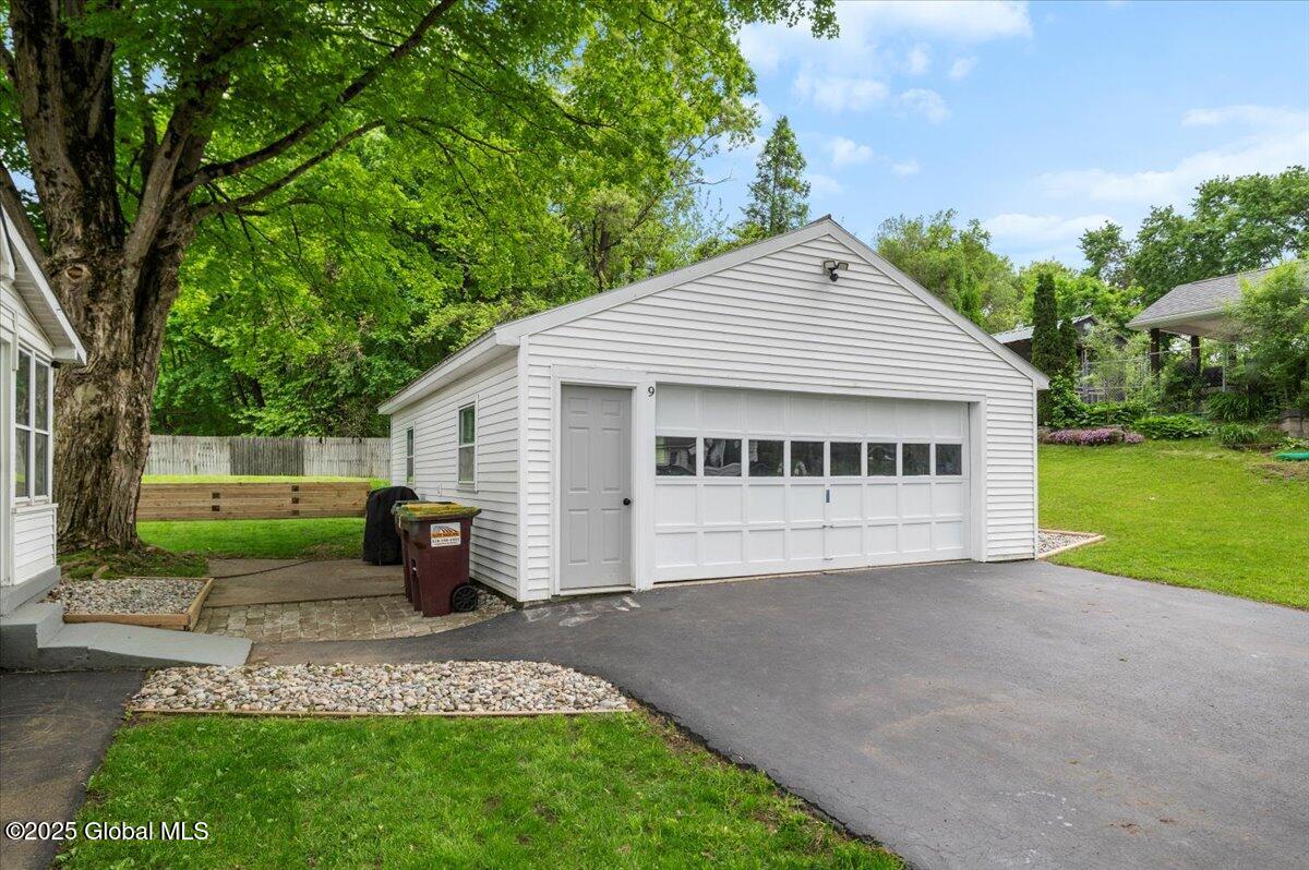 9 New Pine Street, Queensbury, New York image 3