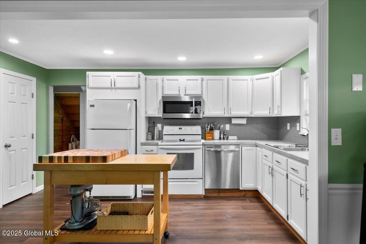 9 New Pine Street, Queensbury, New York image 7