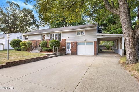 Photo of 1128 Wavell Road, Schenectady, NY 12303 (MLS # 202526138)