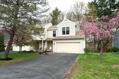Photo of 117 Garnett Lane, Slingerlands, NY 12159 (MLS # 202616220)