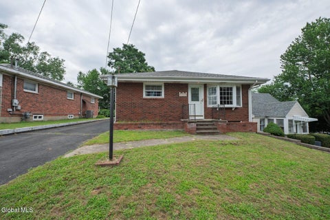 Homes For Sale - 56.5 Braintree Street<br/> Albany County, Albany, NY 12205