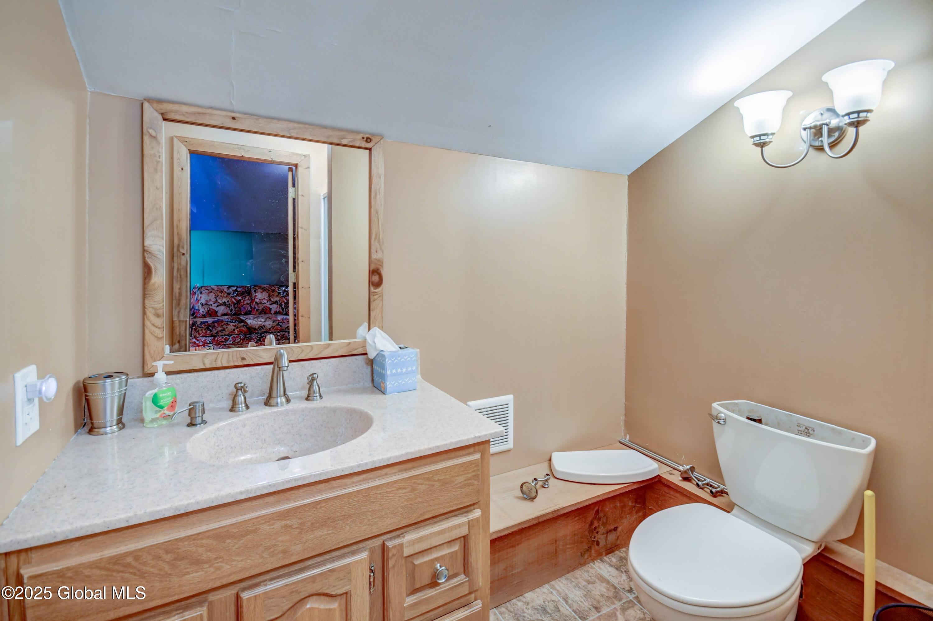 131 Old Page Hill Road, Lake Pleasant, New York image 27