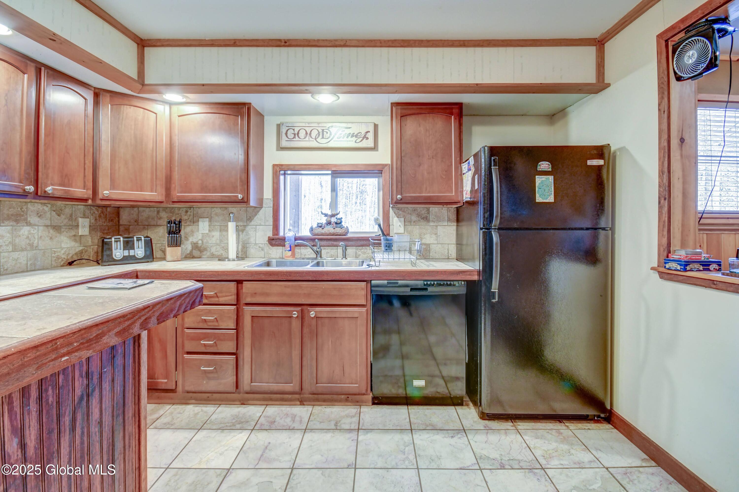 131 Old Page Hill Road, Lake Pleasant, New York image 13
