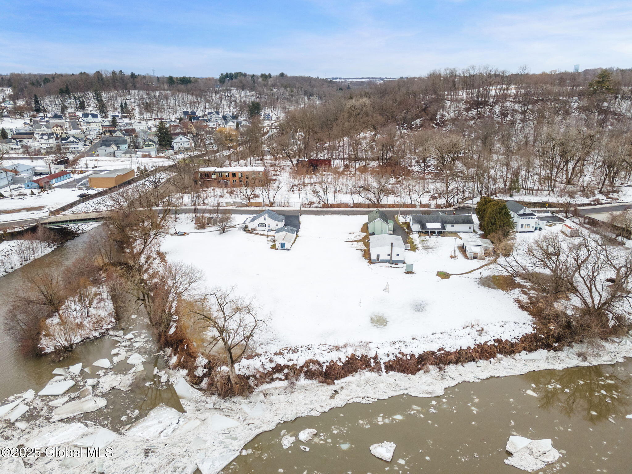 L37 Erie Terrace, Amsterdam, New York image 10