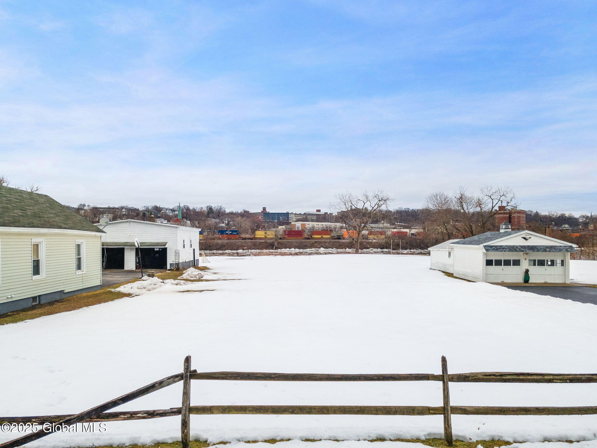 L37 Erie Terrace, Amsterdam, New York image 3
