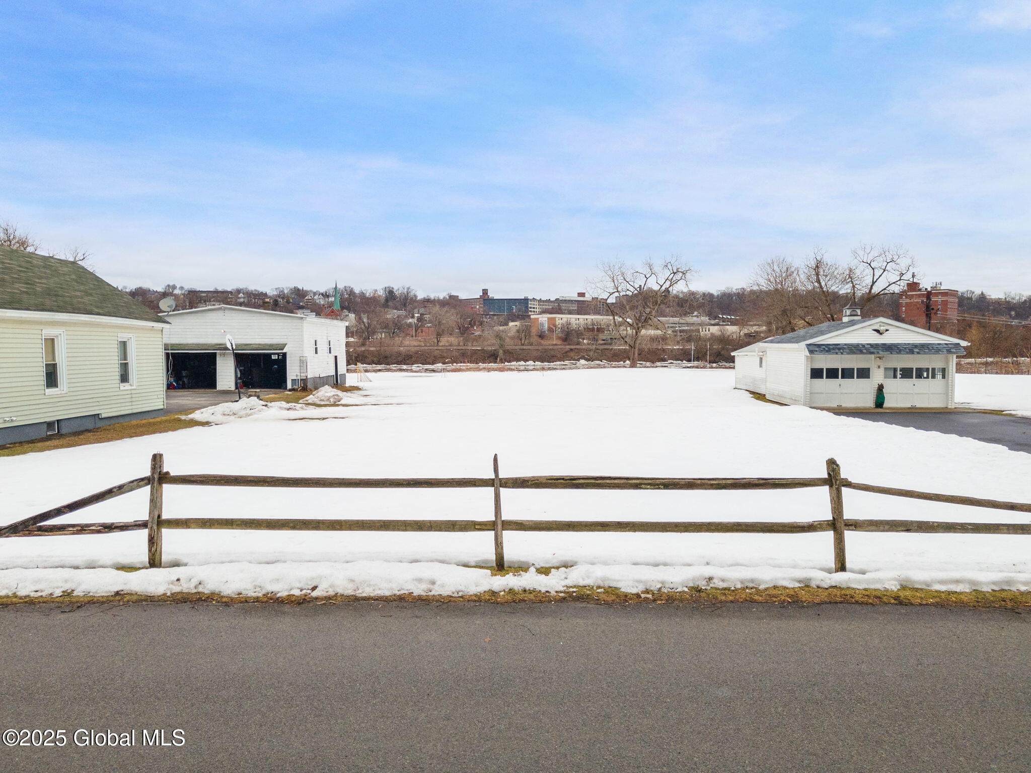 L37 Erie Terrace, Amsterdam, New York image 1