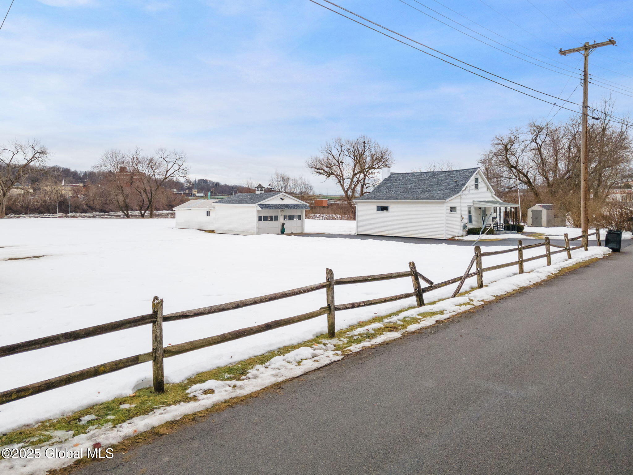 L37 Erie Terrace, Amsterdam, New York image 13