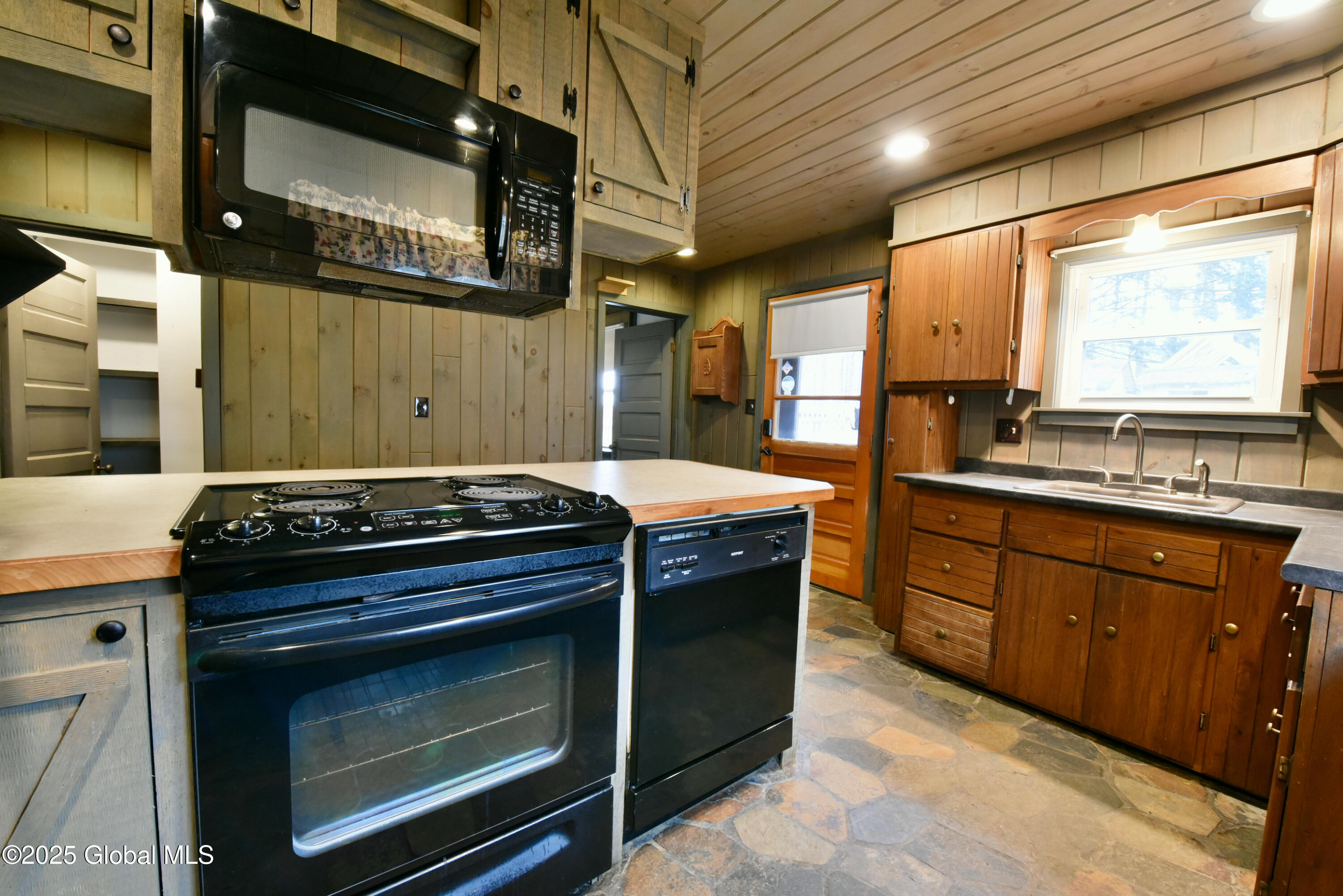 5657 Lake Road, Galway, New York image 9