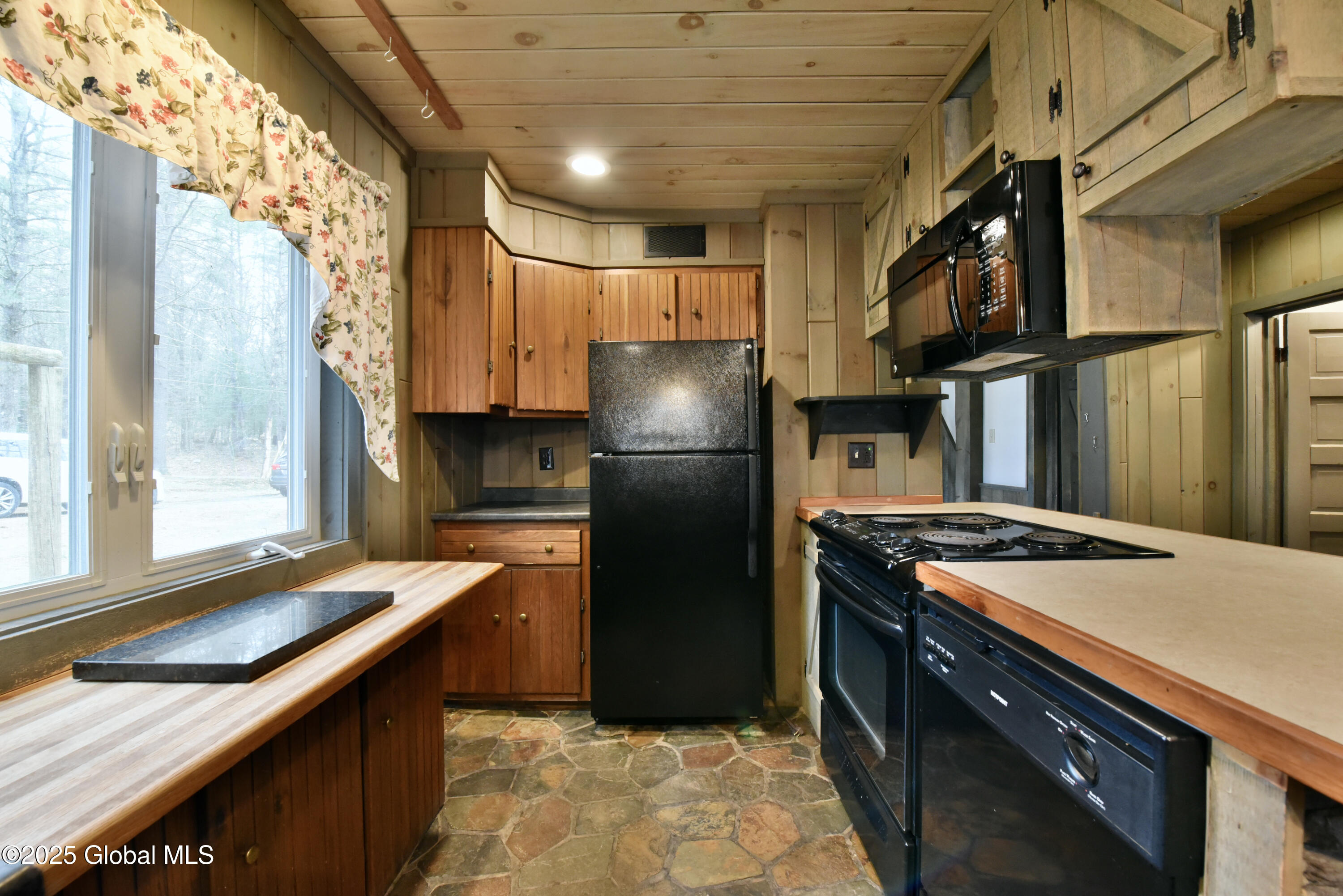 5657 Lake Road, Galway, New York image 8