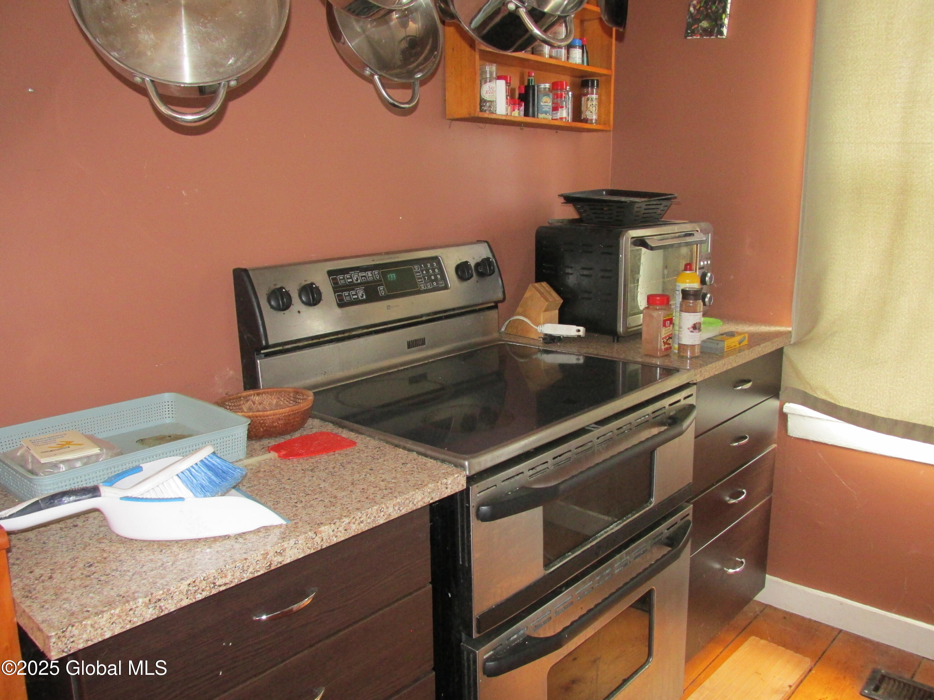 Ghent, New York 12075, United States, 3 Bedrooms Bedrooms, ,2 BathroomsBathrooms,Residential,Active,110297