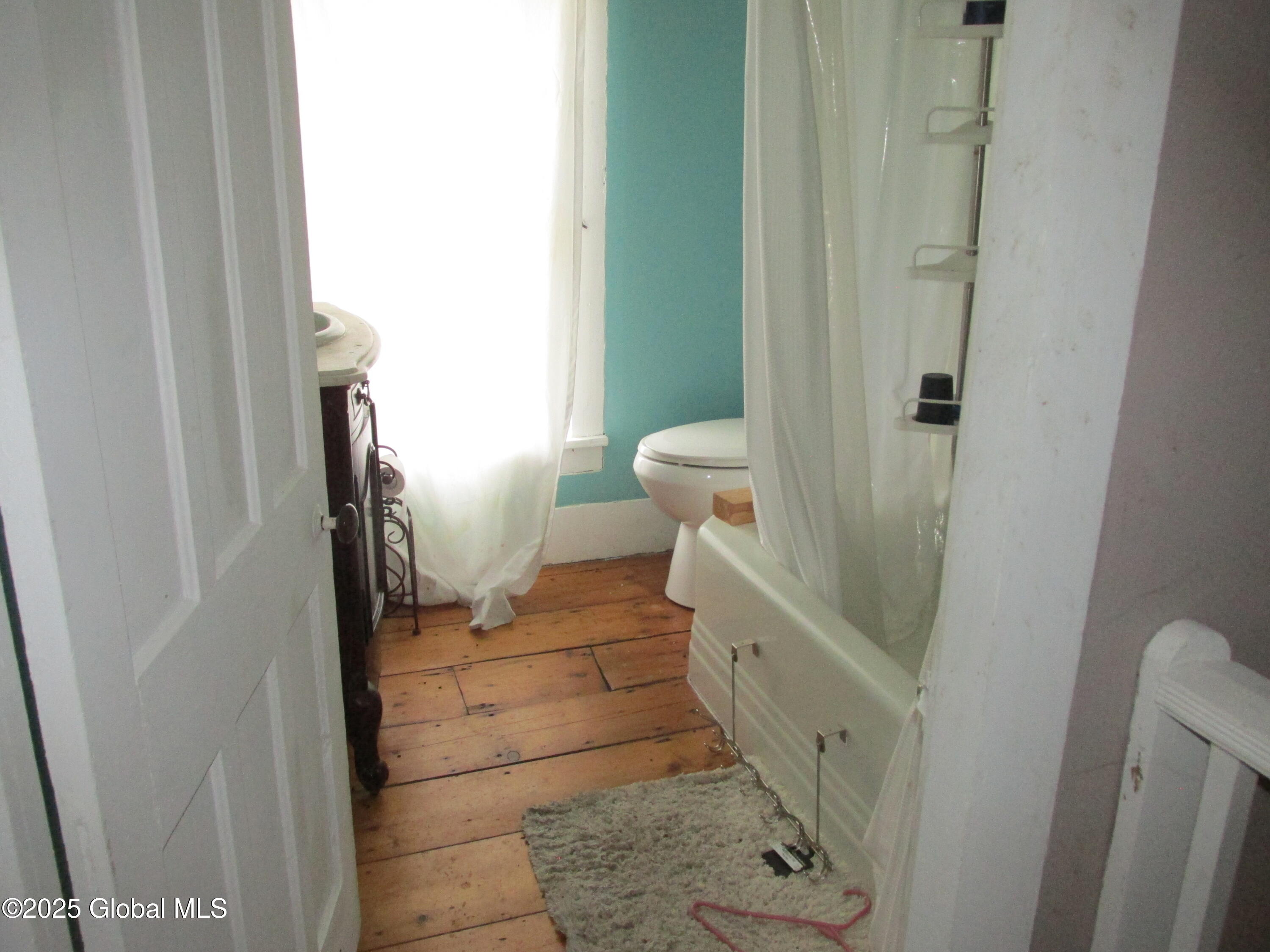 Ghent, New York 12075, United States, 3 Bedrooms Bedrooms, ,2 BathroomsBathrooms,Residential,Active,110297