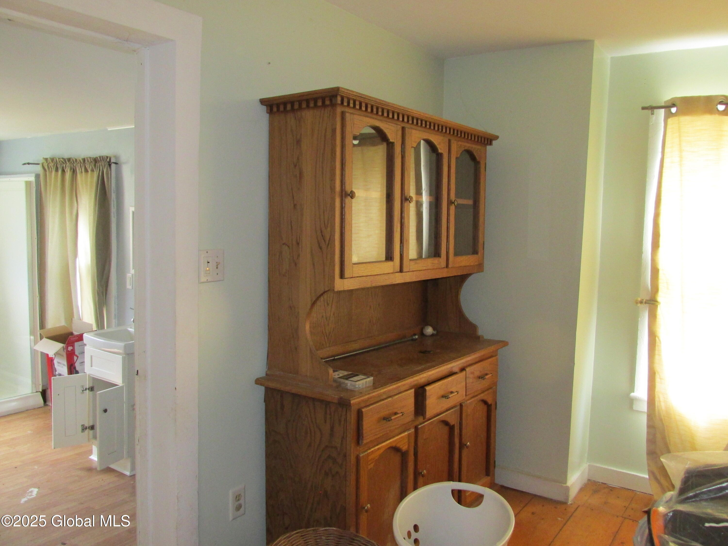 Ghent, New York 12075, United States, 3 Bedrooms Bedrooms, ,2 BathroomsBathrooms,Residential,Active,110297