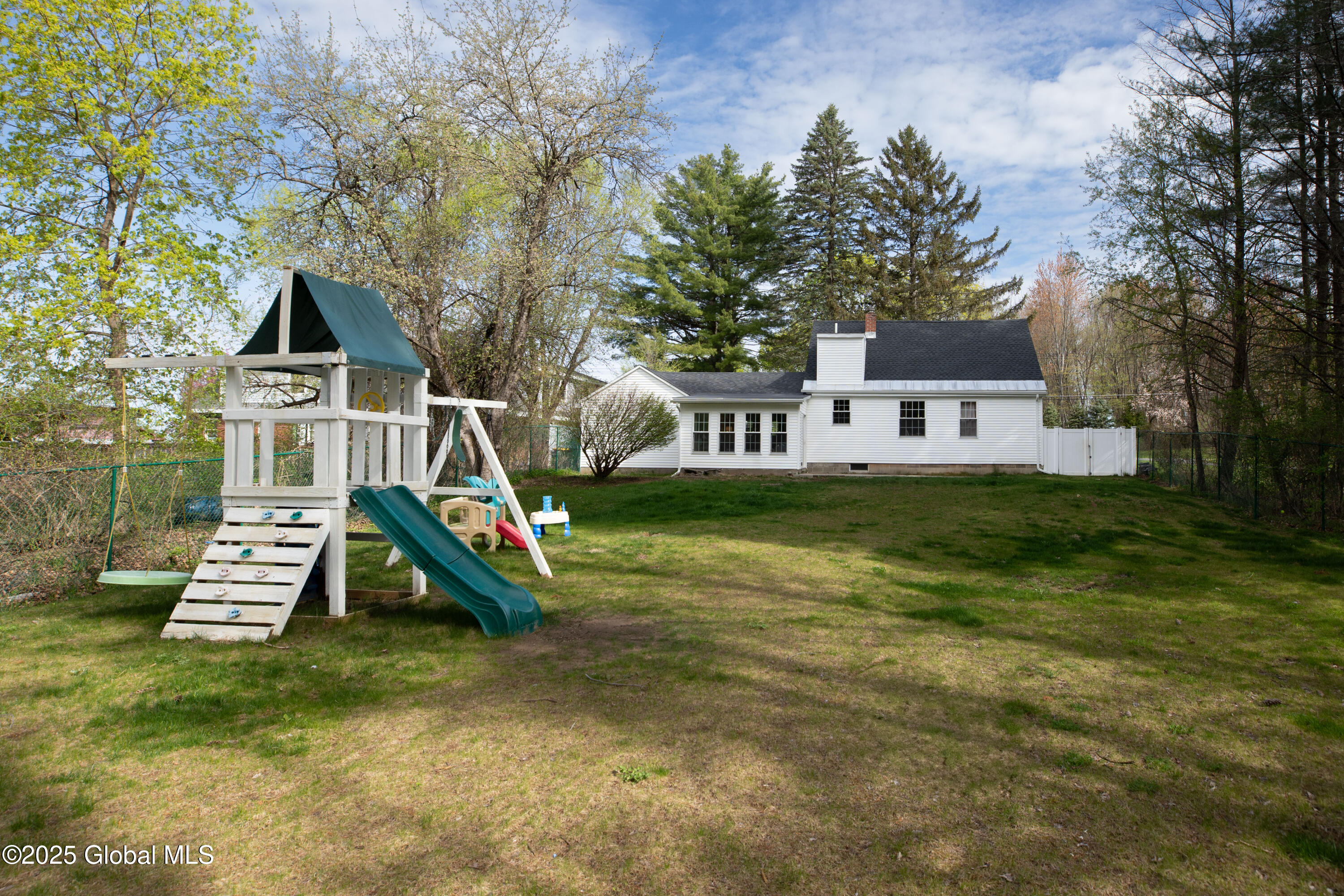 616 Pinewoods Avenue, Troy, New York image 25