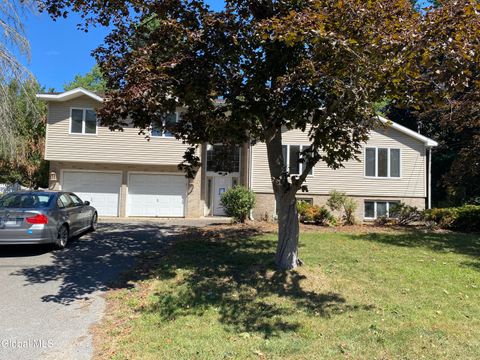 Photo of 15 White Birch Court, Schenectady, NY 12306 (MLS # 202523290)