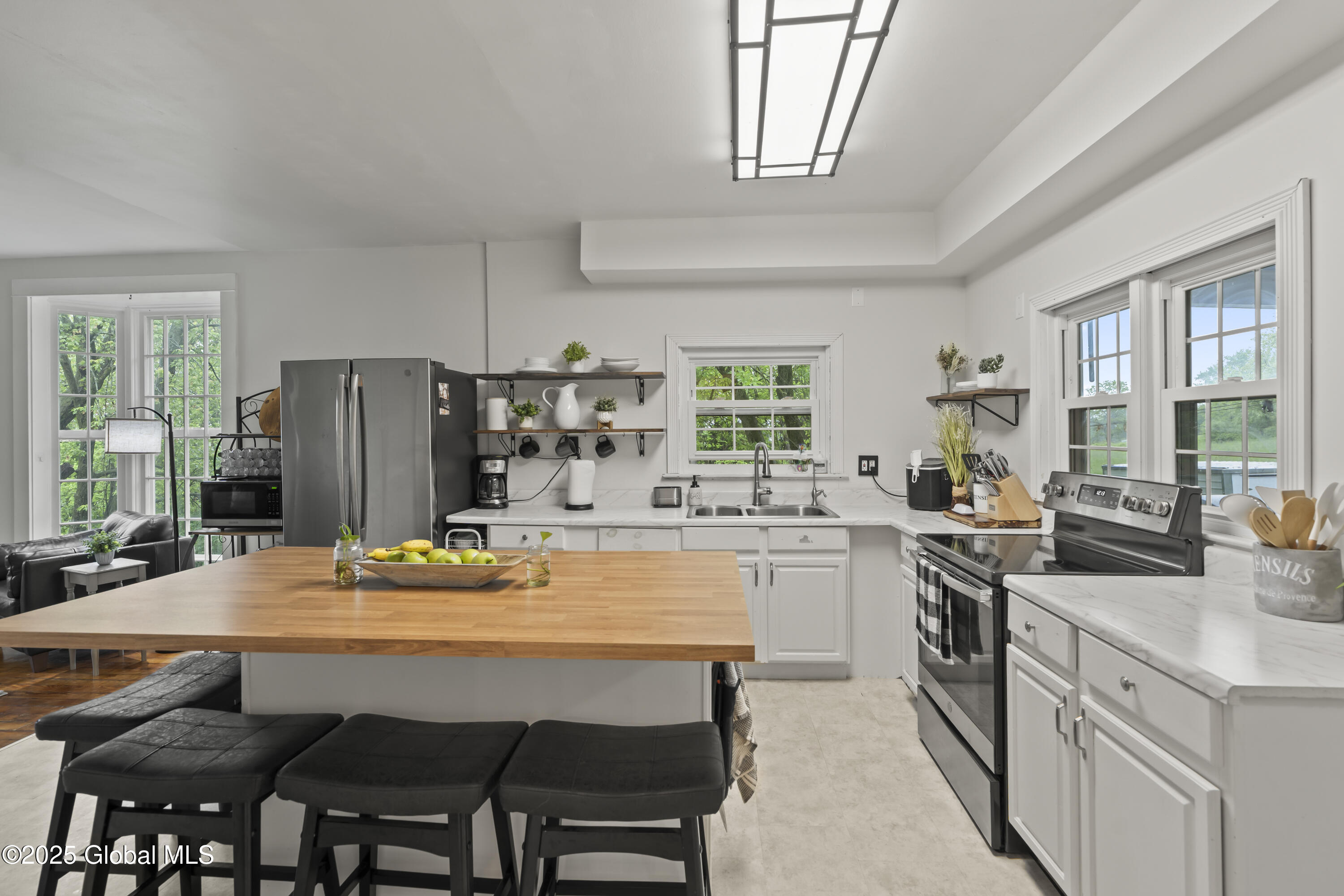 202 Steadwell Road, Amsterdam, New York image 6