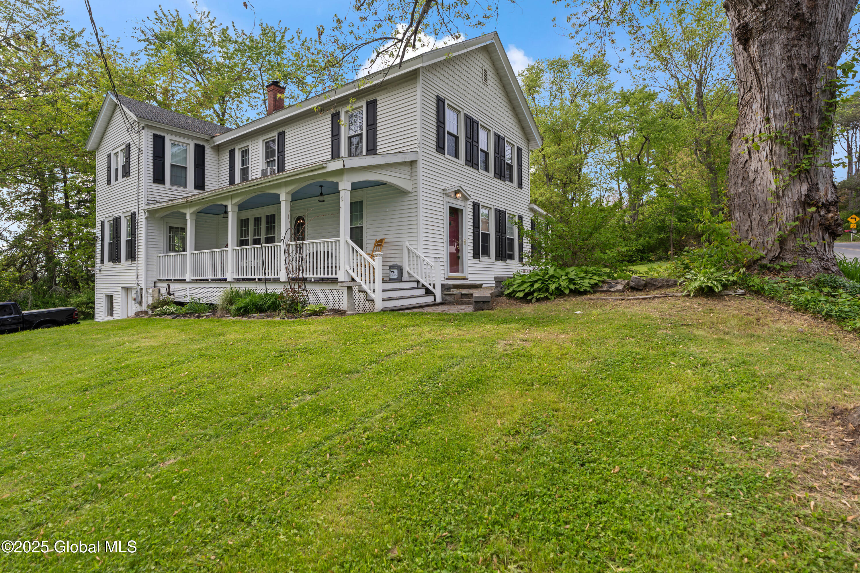 202 Steadwell Road, Amsterdam, New York image 2