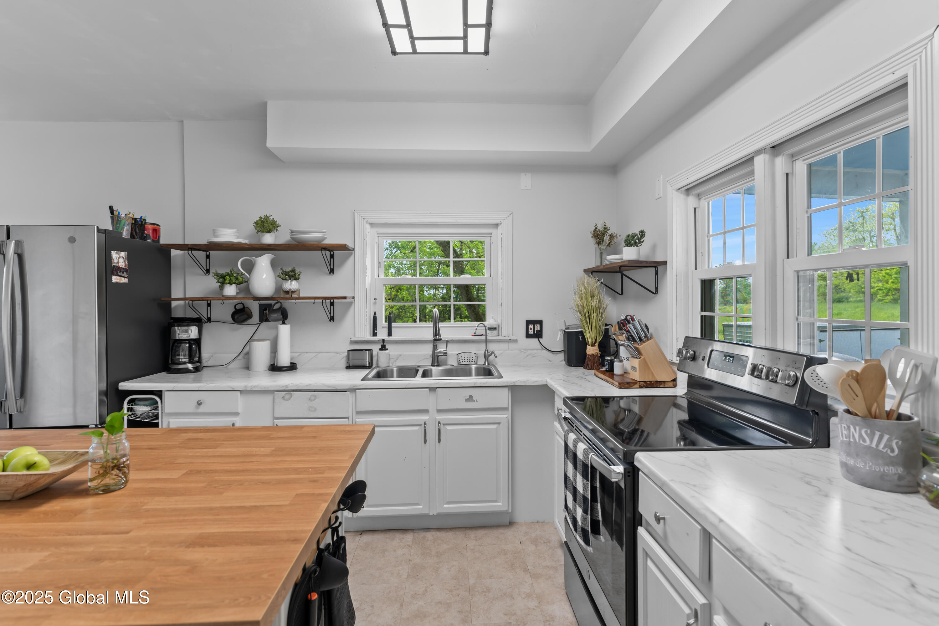 202 Steadwell Road, Amsterdam, New York image 7