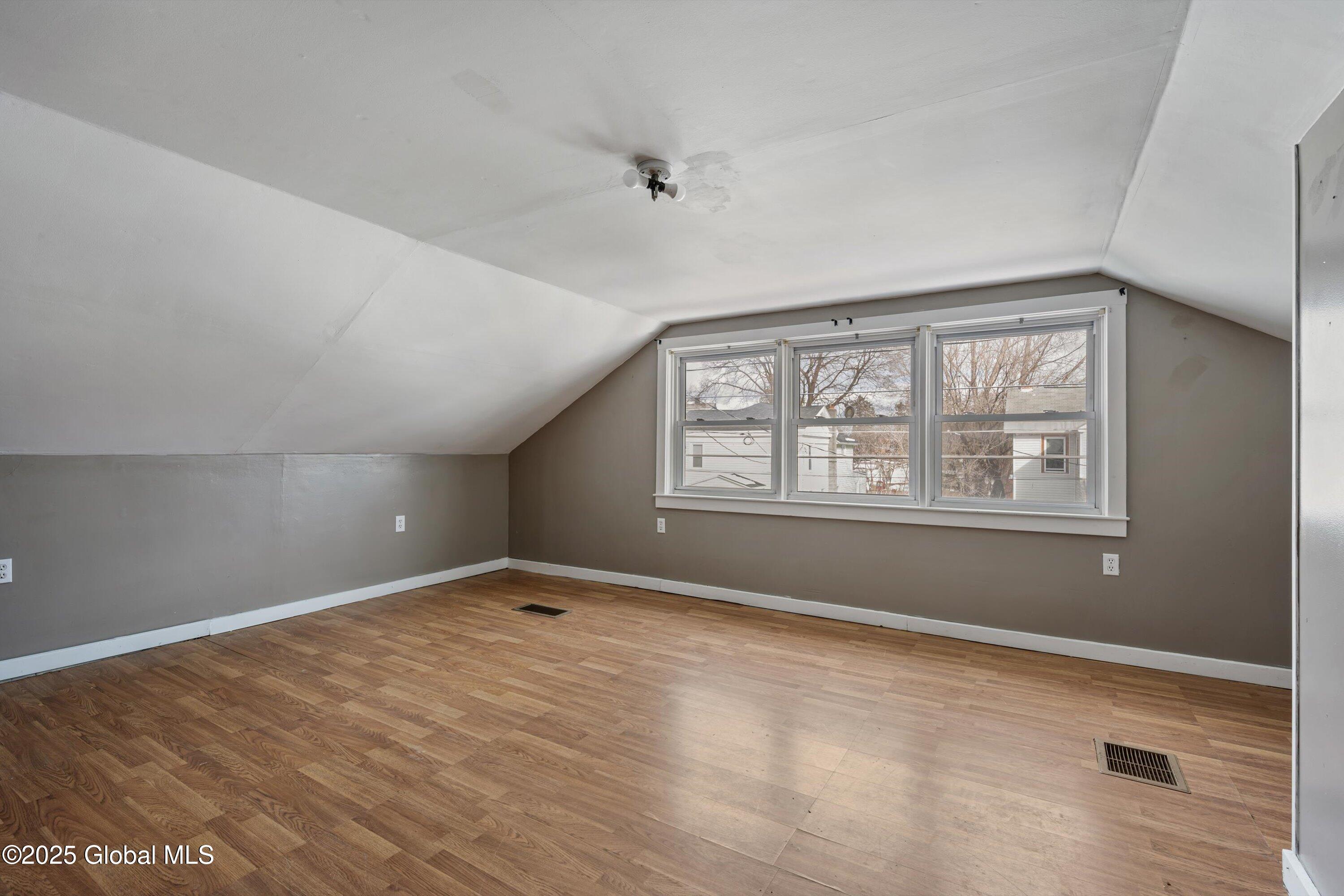 24 Walnut Street, Glens Falls, New York image 15