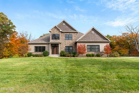 Photo of 11 Gabby Court, Niskayuna, NY 12309 (MLS # 202529076)