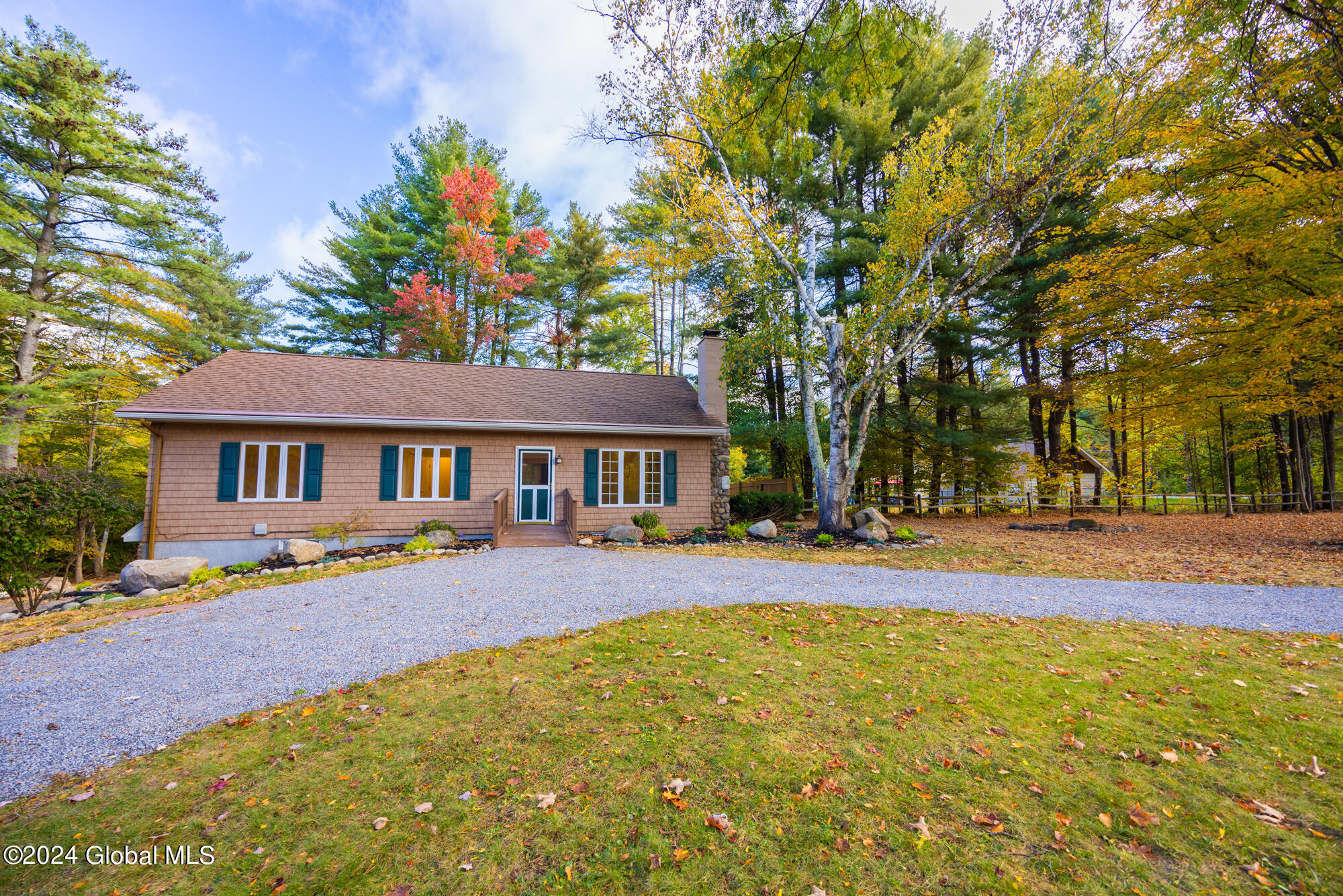 8 Higgins Road, Lake George, New York image 1