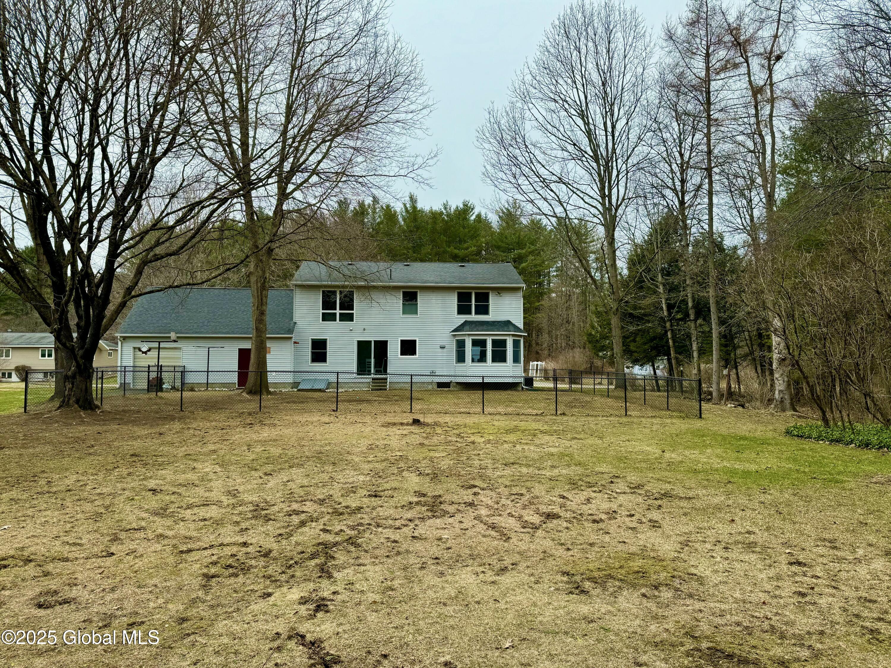 124 Woodlawn Drive, Gloversville, New York image 8