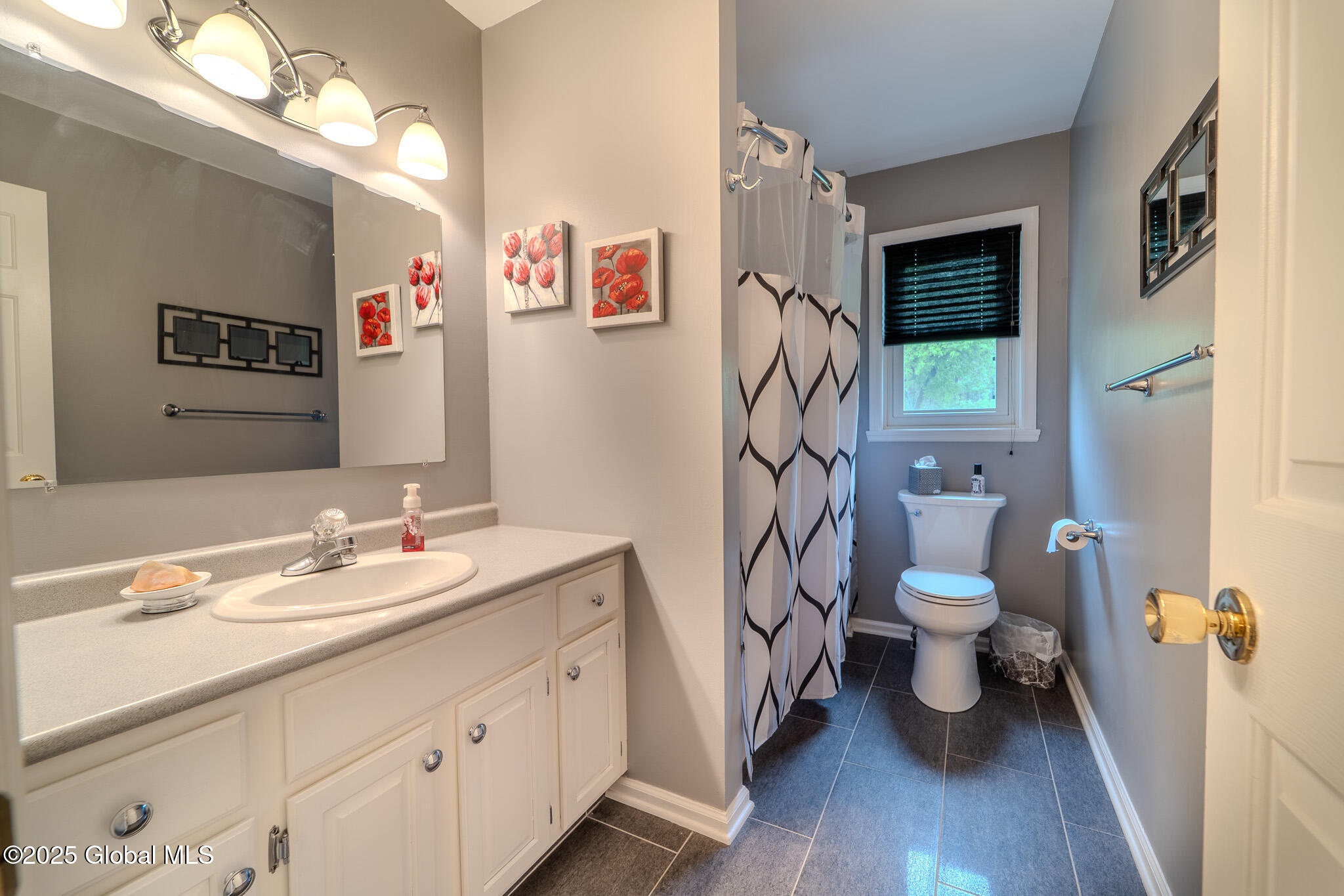 33 Robin Lane, Rensselaer, New York image 35