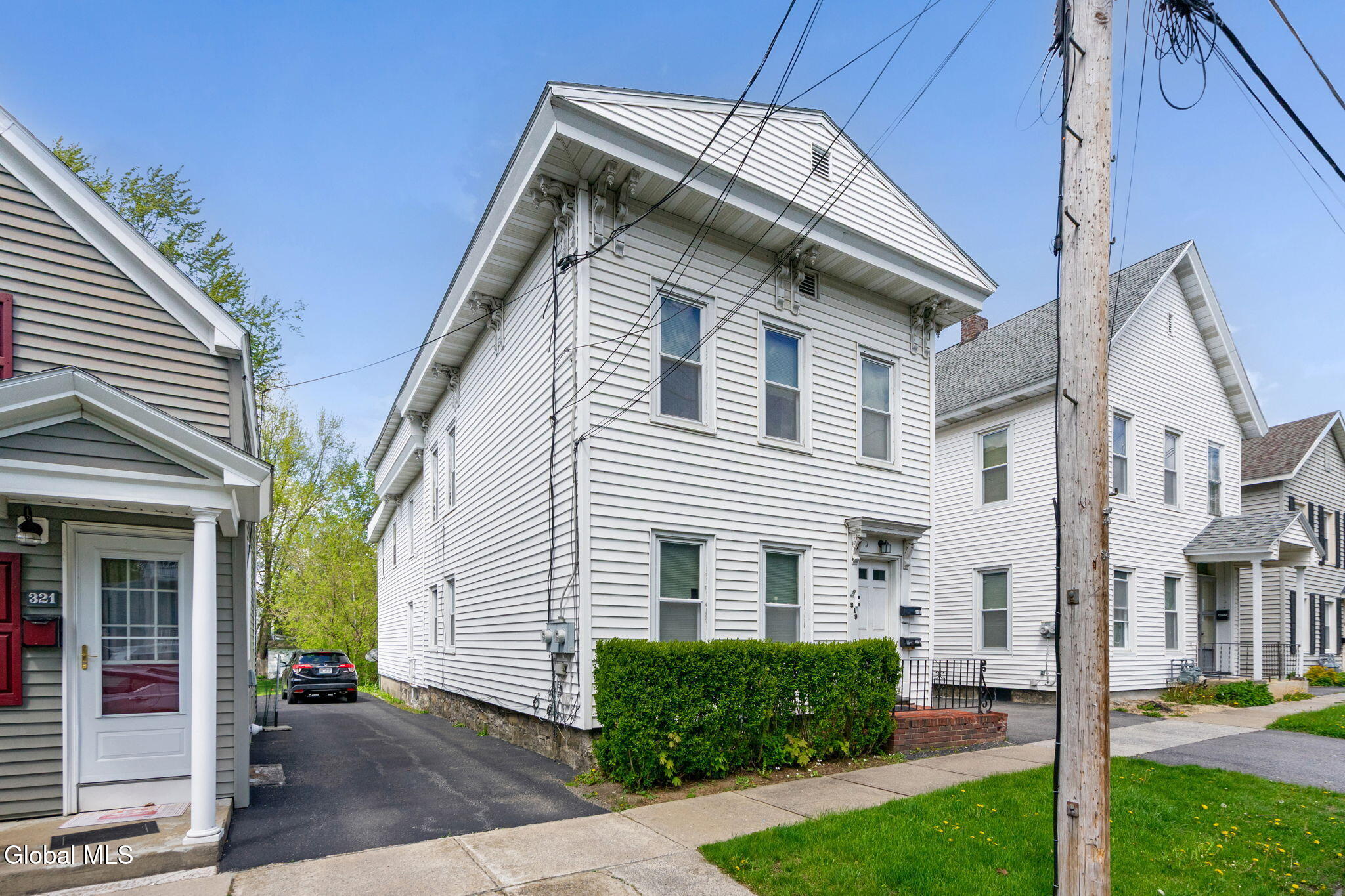 319 W Clinton Street