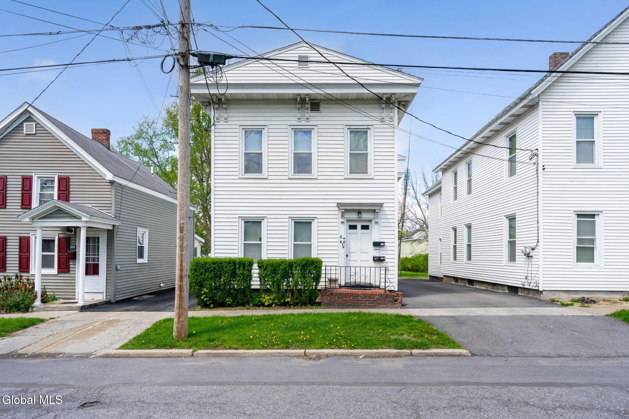 319 W Clinton Street