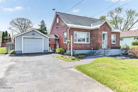 Photo of 2522 Van Dyke Avenue, Rotterdam, NY 12306 (MLS # 202616080)