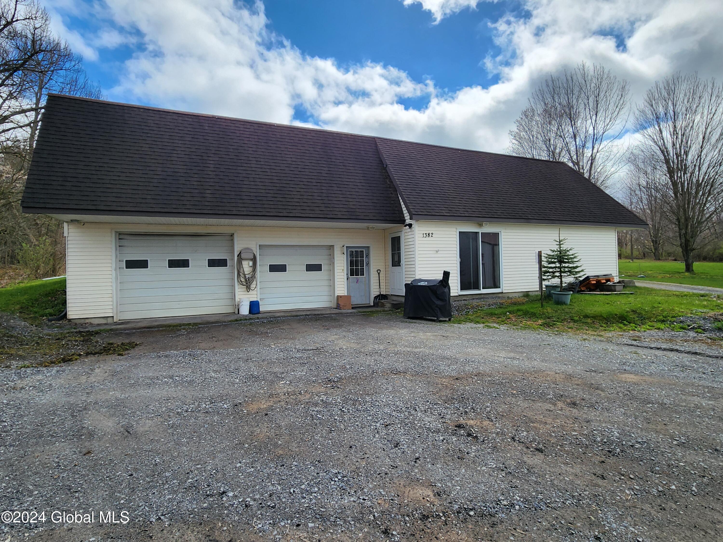 1382 Carlisle Road, Sprakers, New York image 1