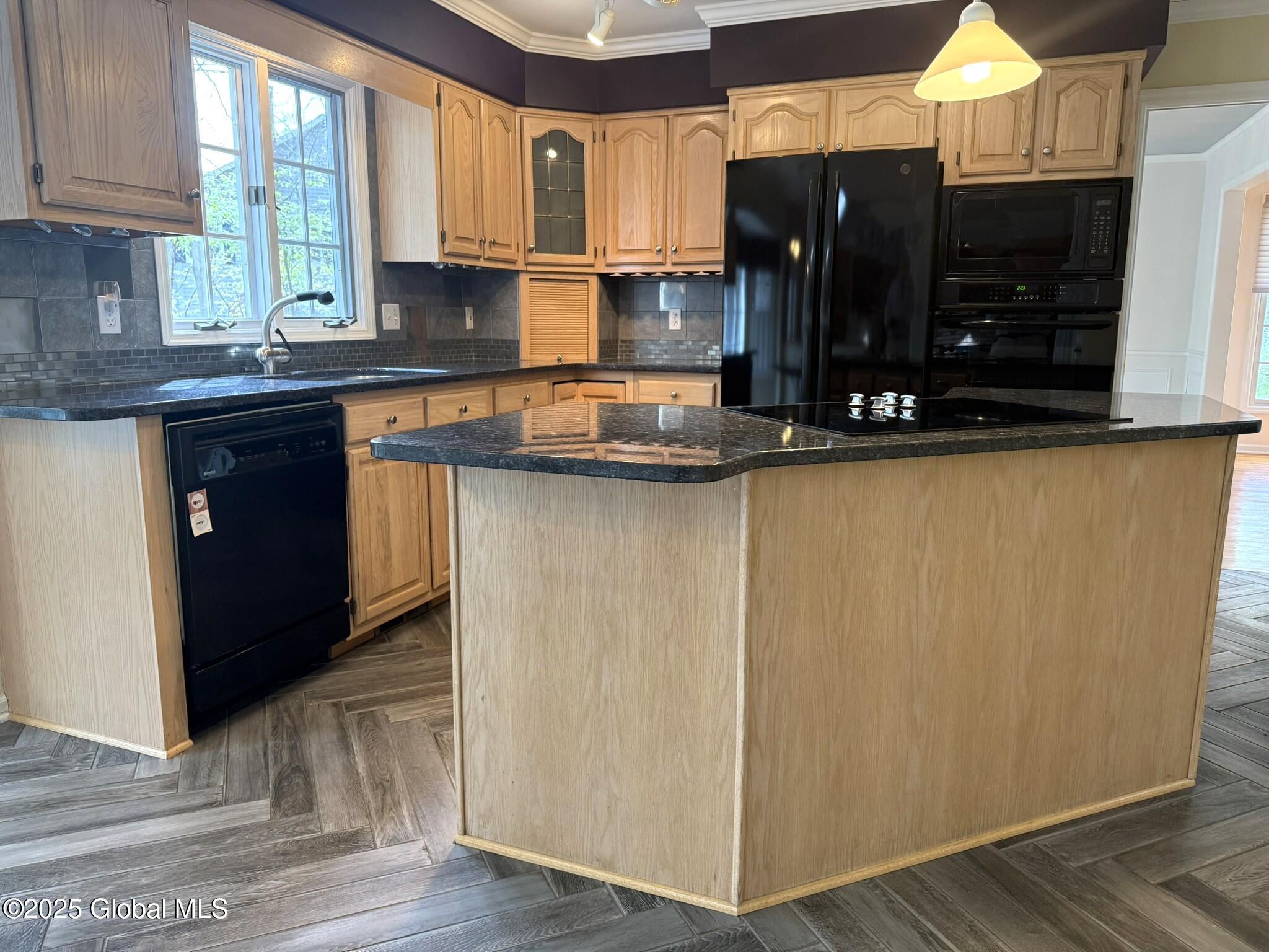 22 County Clare Lane, Niskayuna, New York image 17