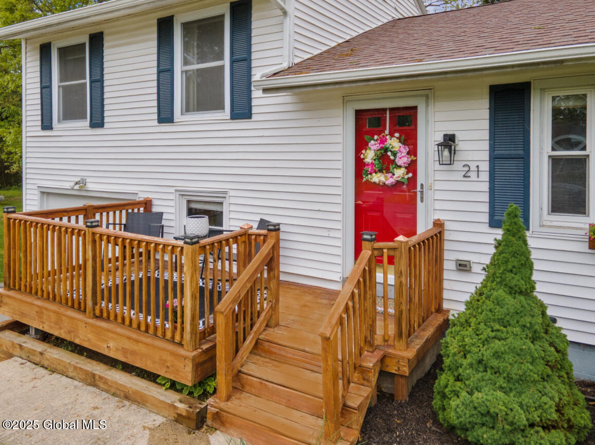 21 St Charles Place, Saratoga Springs, New York image 4