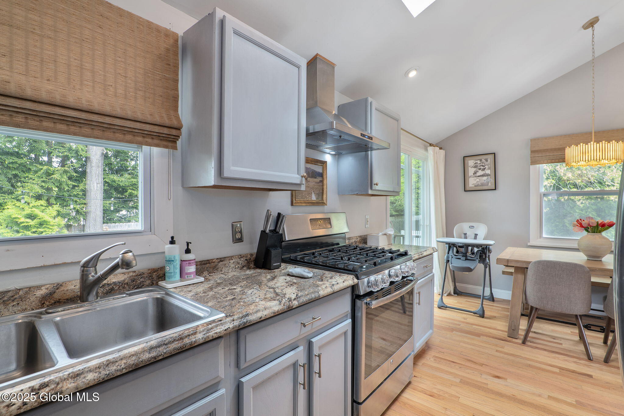 21 St Charles Place, Saratoga Springs, New York image 17