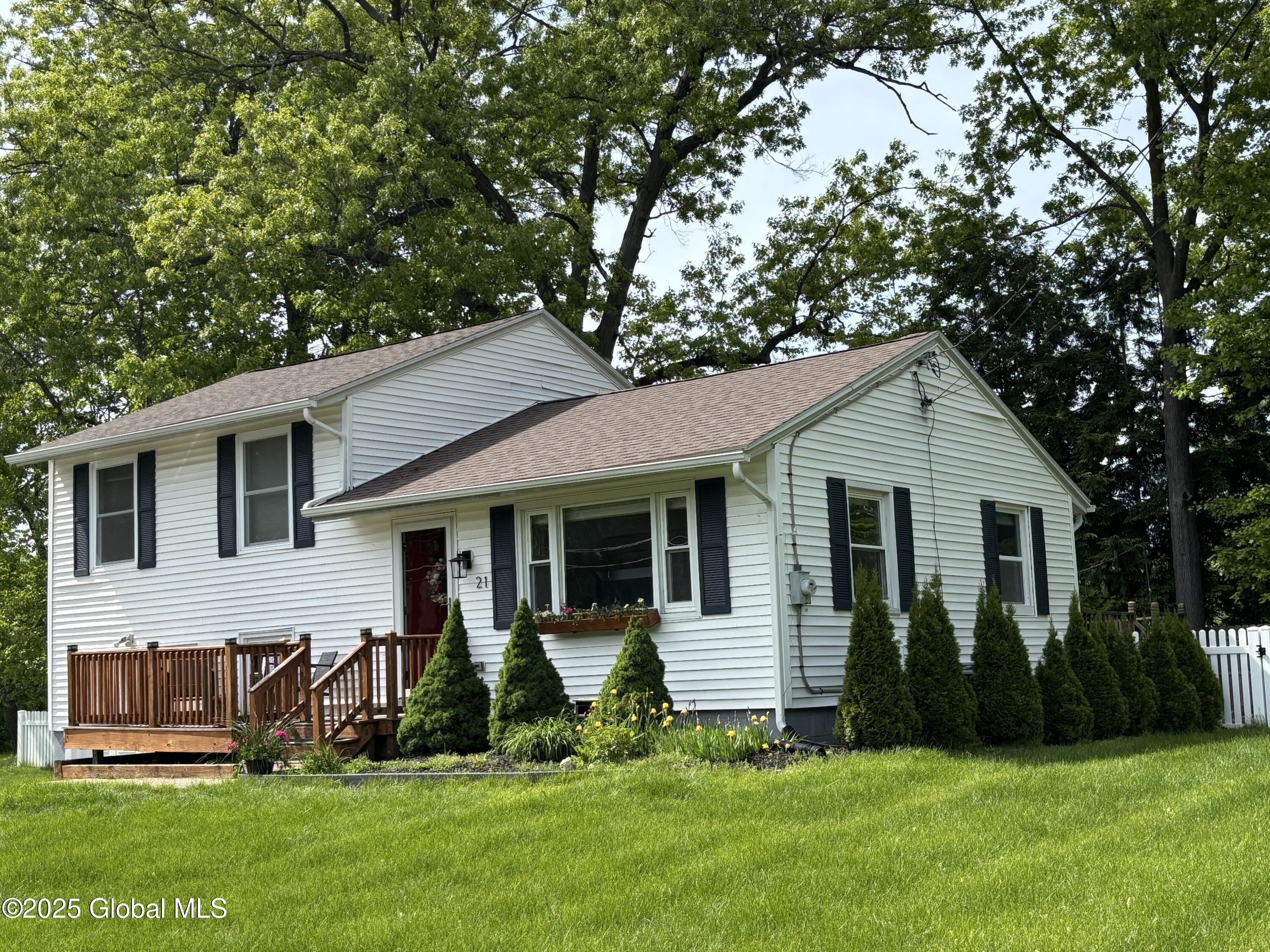 21 St Charles Place, Saratoga Springs, New York image 6