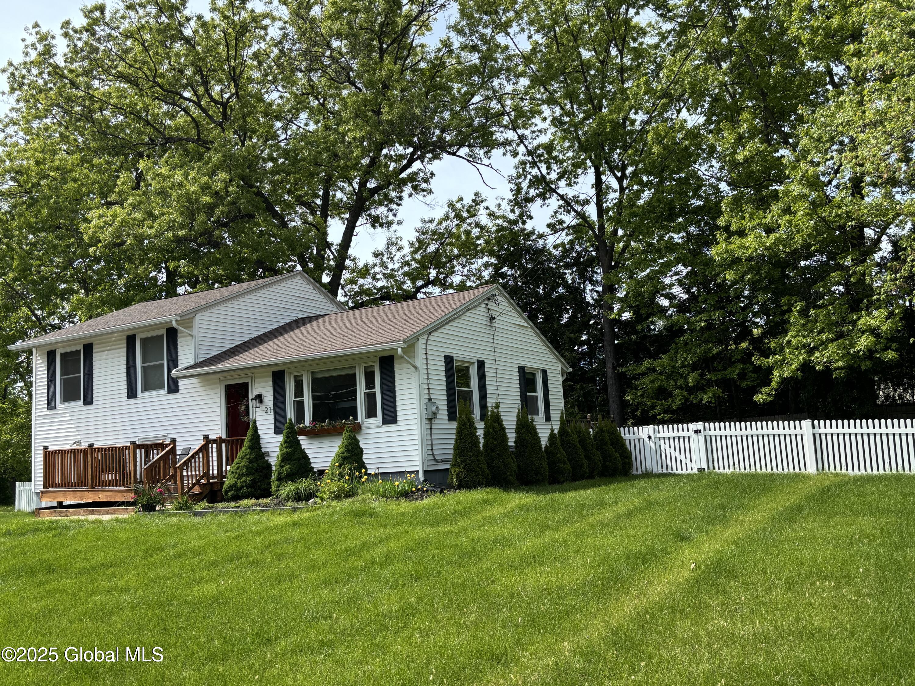 21 St Charles Place, Saratoga Springs, New York image 43