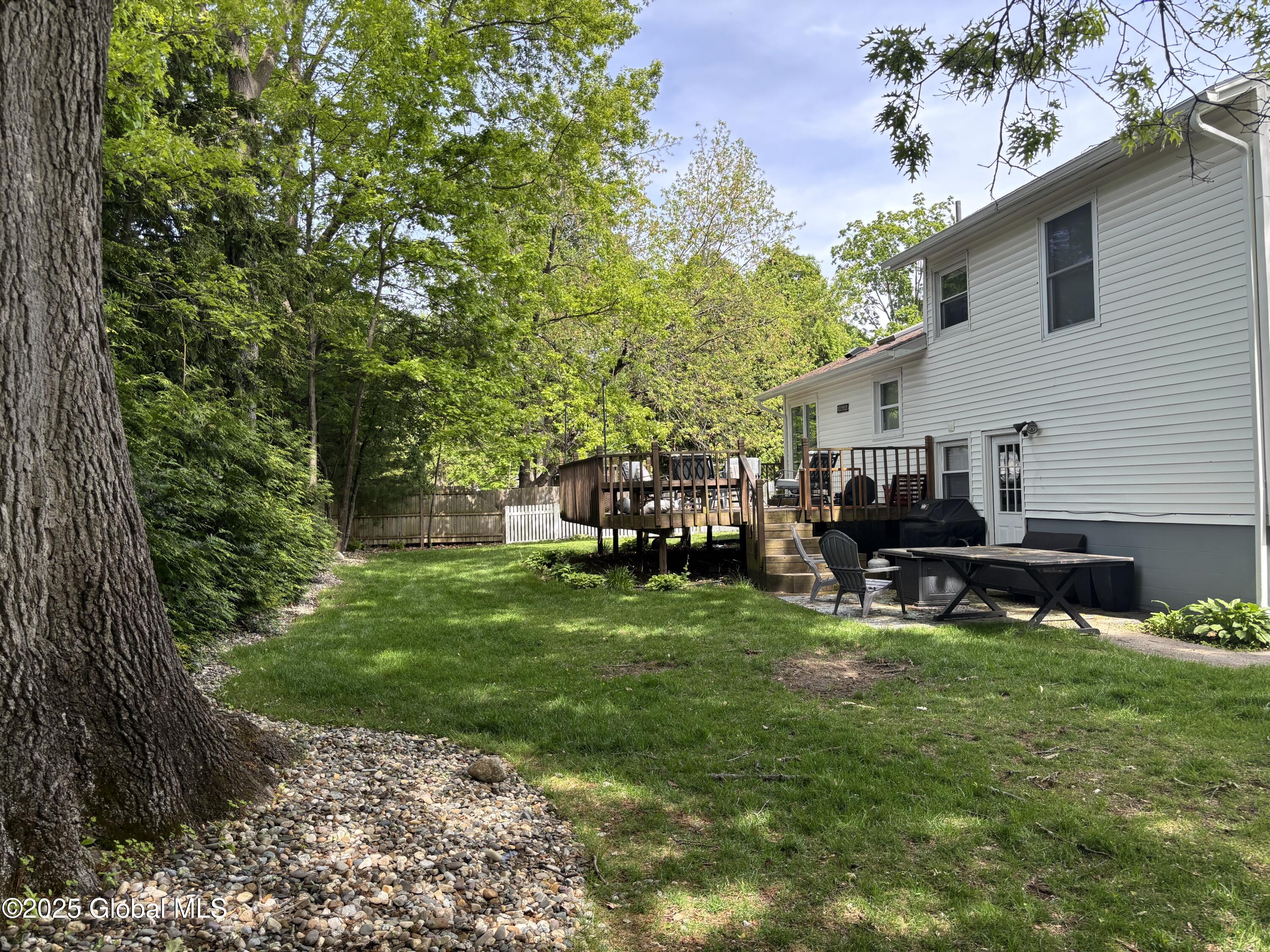 21 St Charles Place, Saratoga Springs, New York image 33