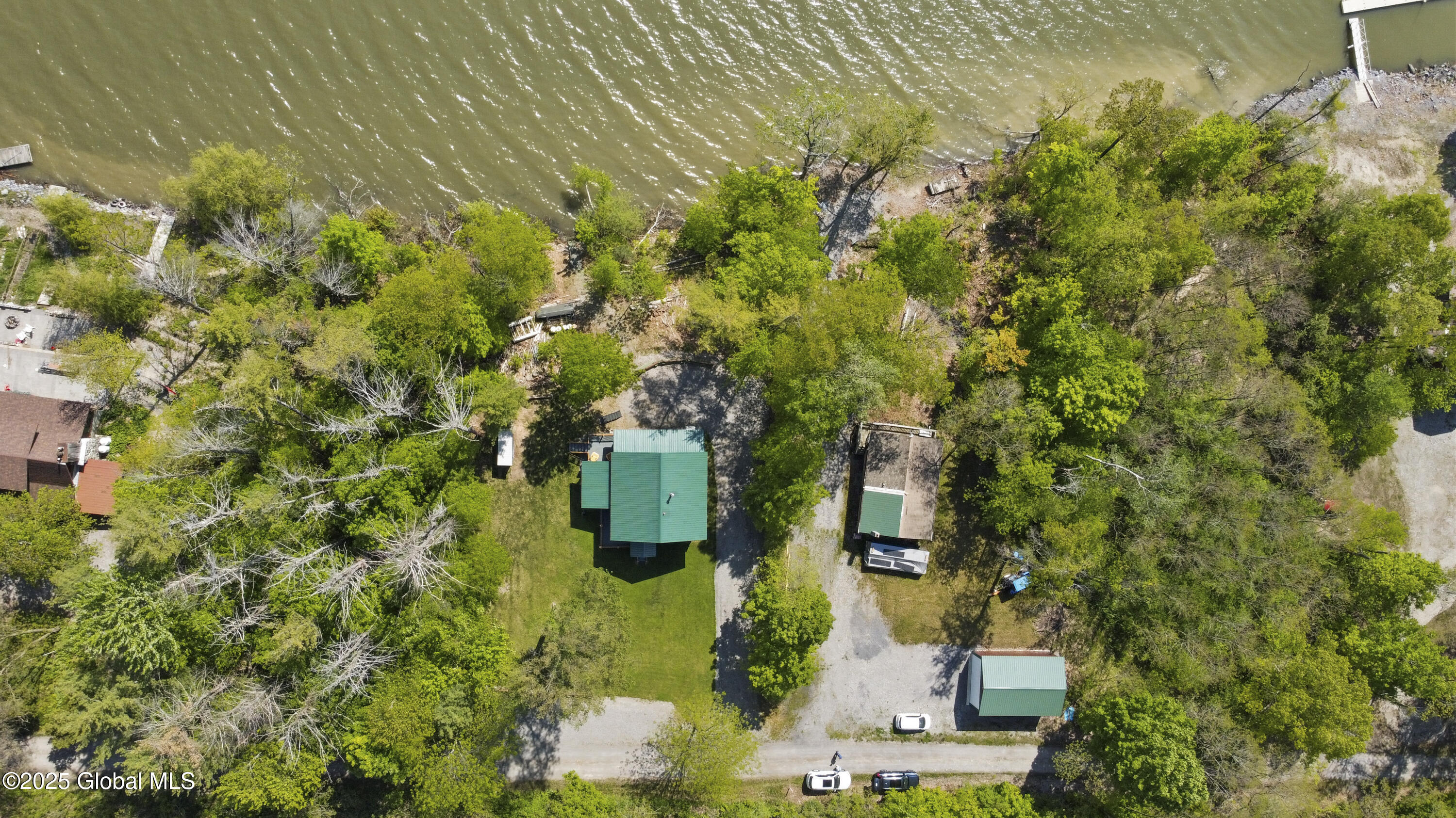 89 Captains Cove Cv, Crown Point, New York image 5