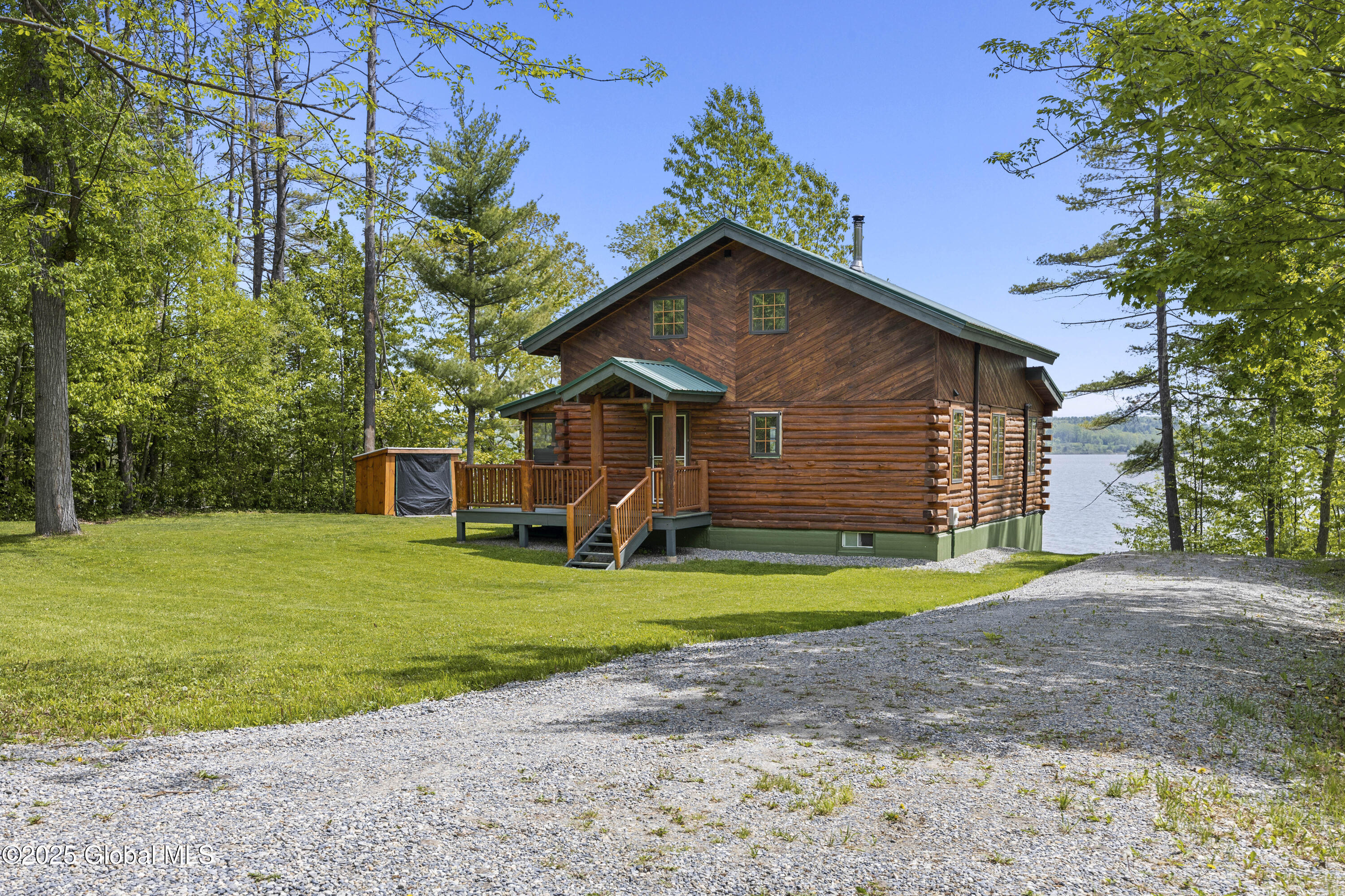 89 Captains Cove Cv, Crown Point, New York image 3