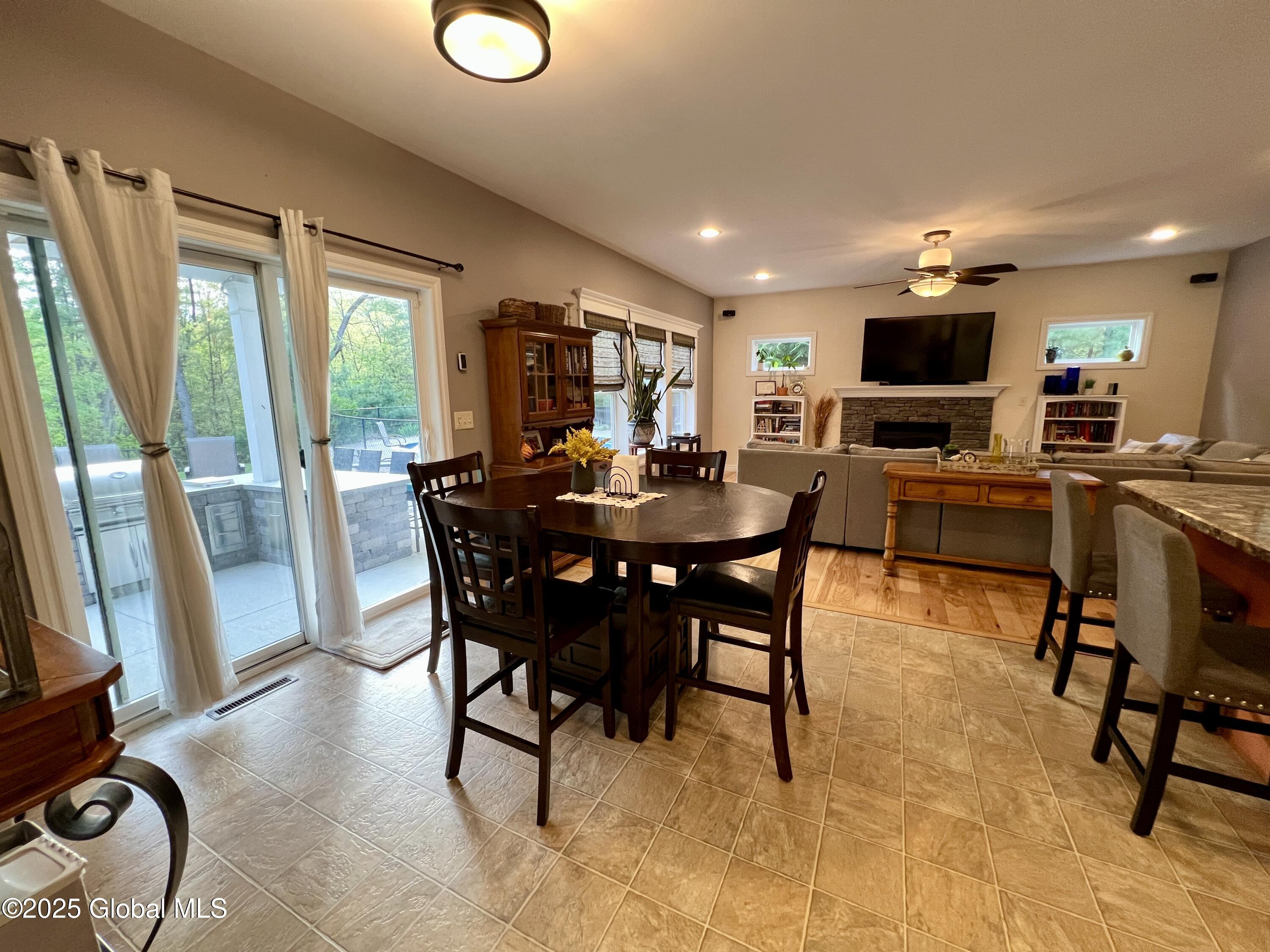 2 Nancys Way, Gansevoort, New York image 13