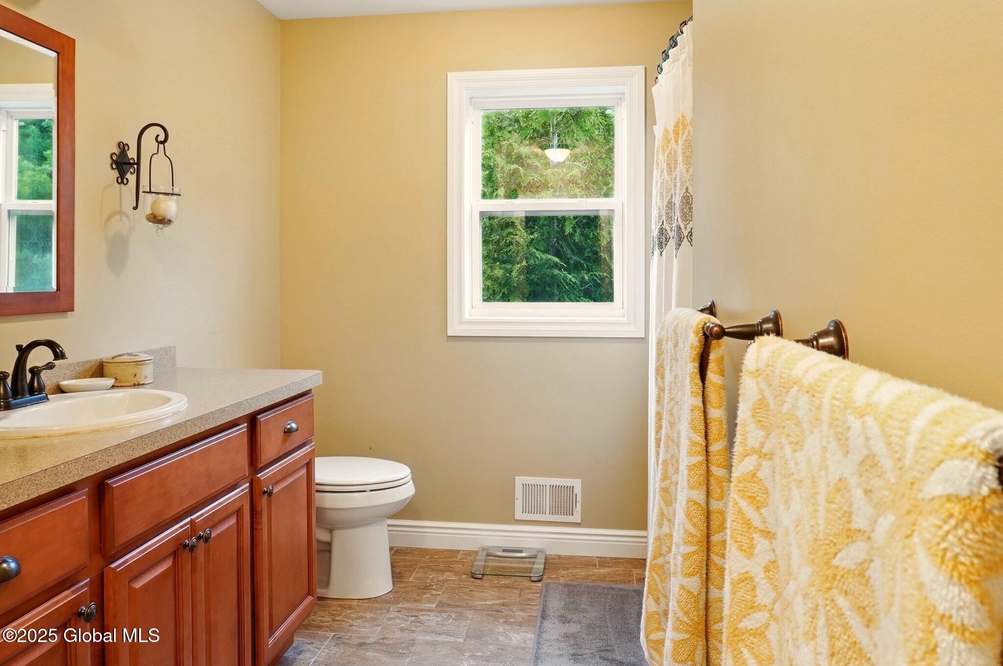 2 Nancys Way, Gansevoort, New York image 35