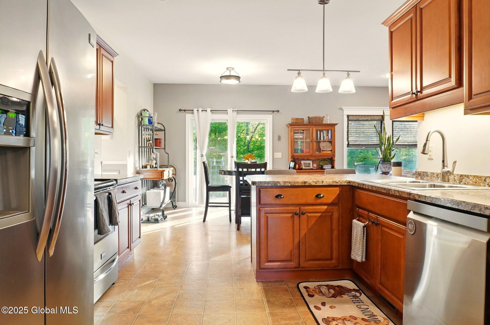 2 Nancys Way, Gansevoort, New York image 10