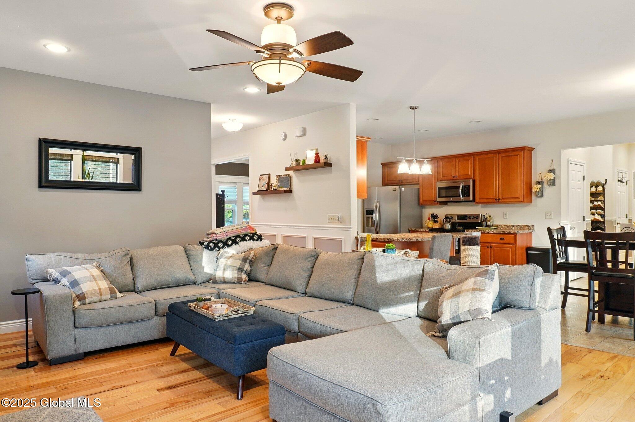 2 Nancys Way, Gansevoort, New York image 18