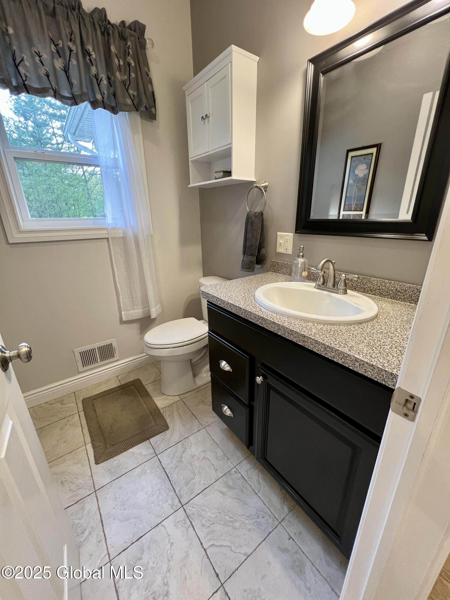 2 Nancys Way, Gansevoort, New York image 25