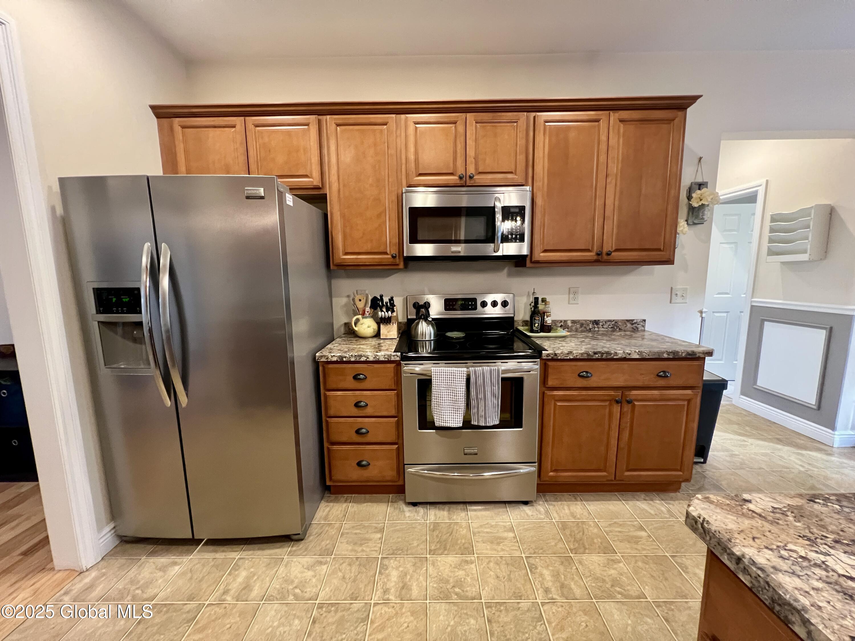 2 Nancys Way, Gansevoort, New York image 6