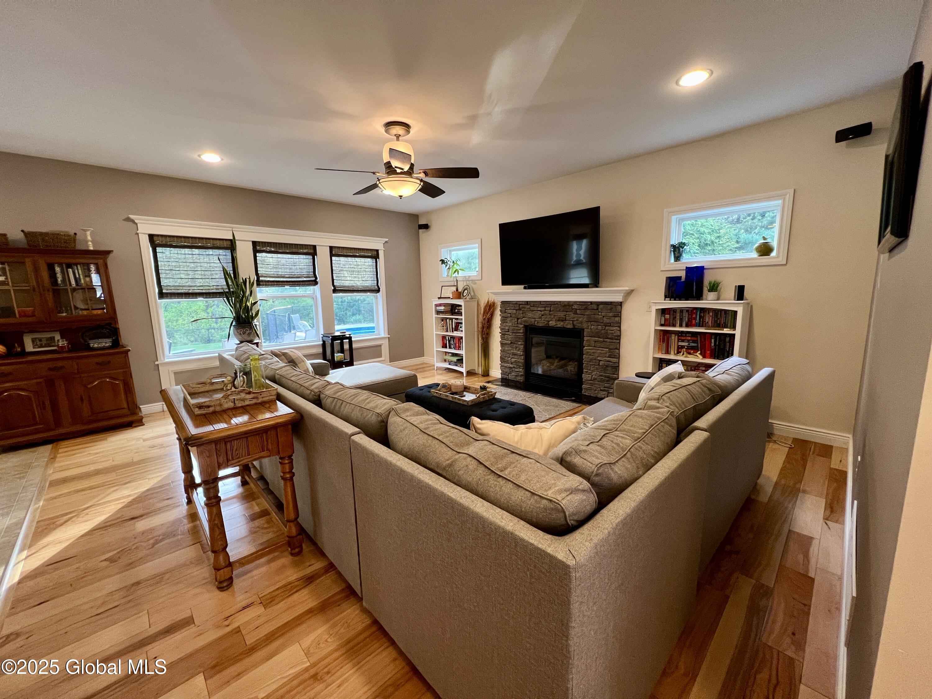 2 Nancys Way, Gansevoort, New York image 21