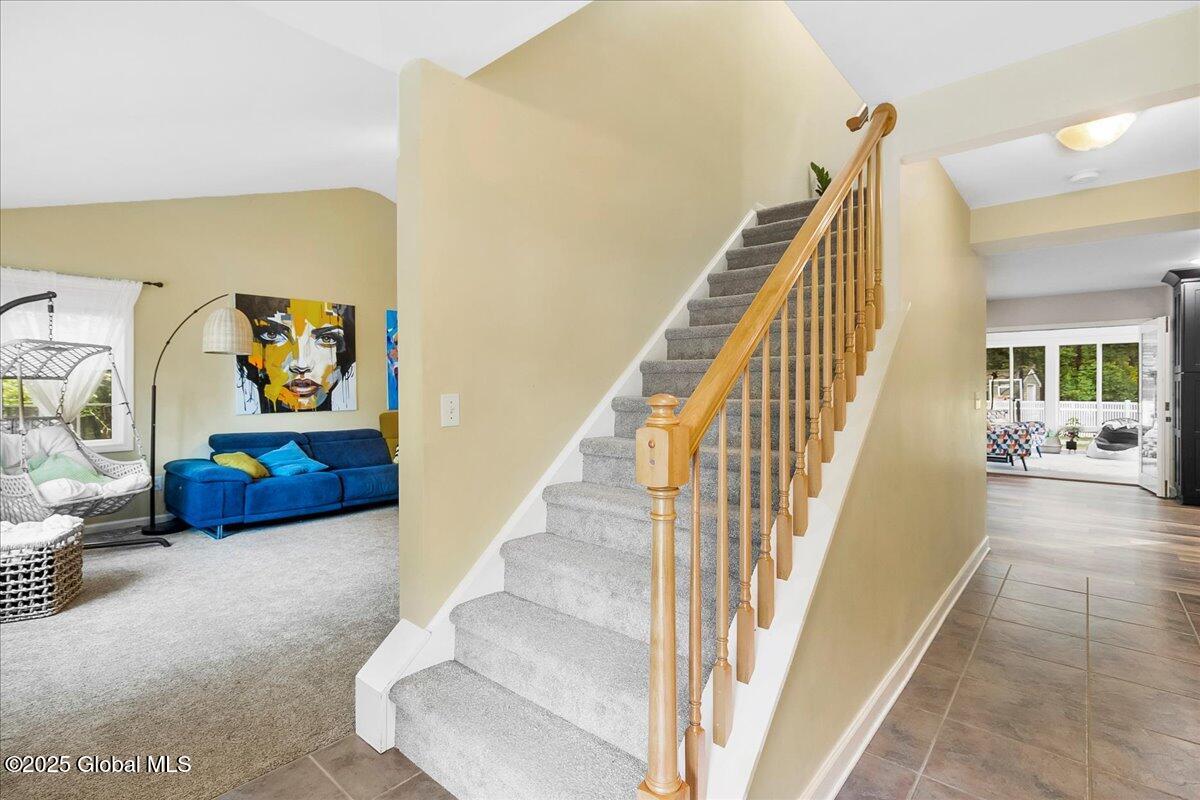 32 Kara Lane, Clifton Park, New York image 3