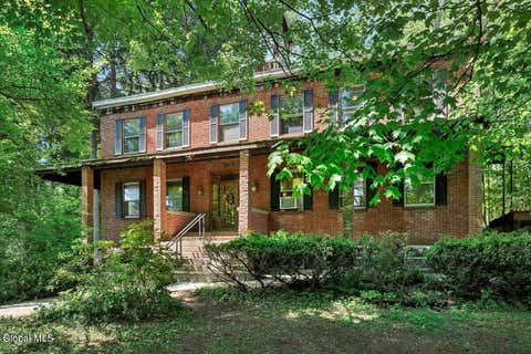 Photo of 962 Main Street, Clifton Park, NY 12065 (MLS # 202619479)