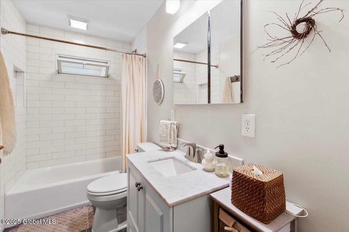 24 Sawyer Place, Albany, New York image 9