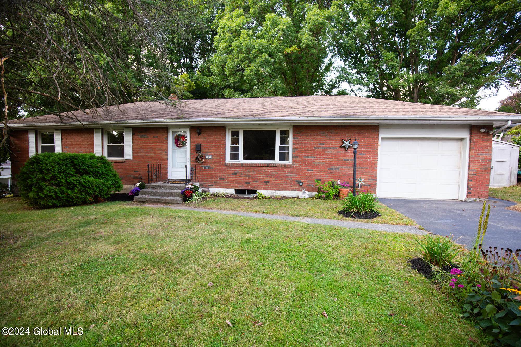 3 Bluebell Lane, Albany, New York image 2