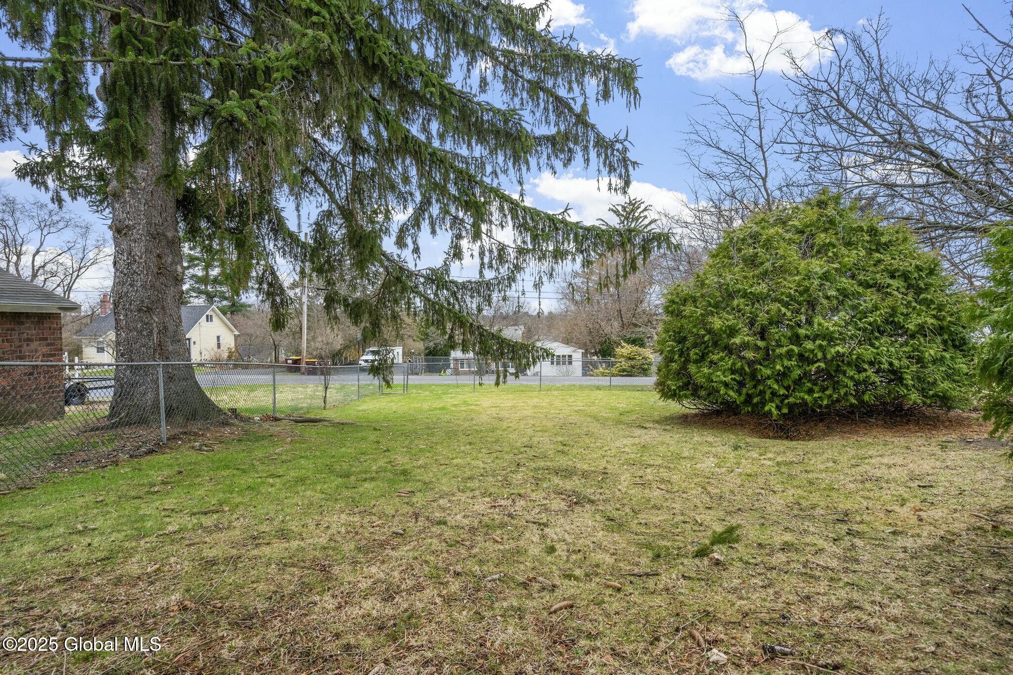 31 Taft Avenue, Latham, New York image 39